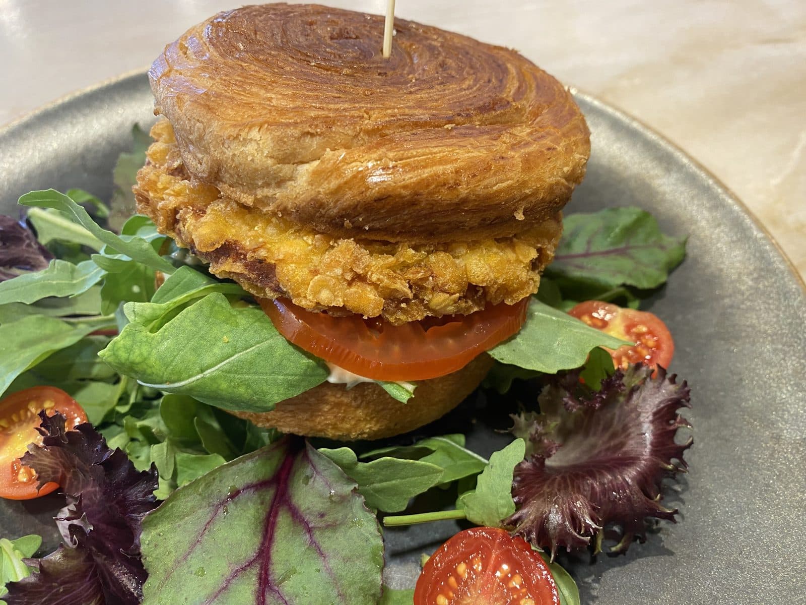 Burger croustillant maison du Reposoir