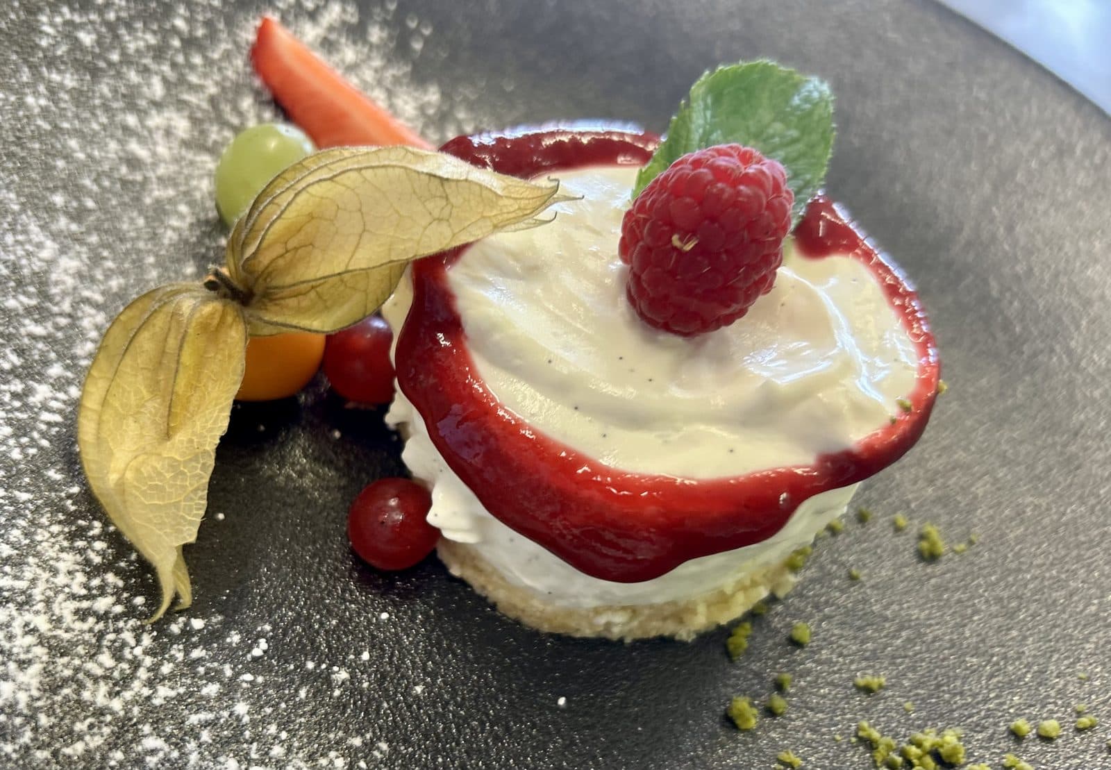 Dessert glacé aux fruits rouges